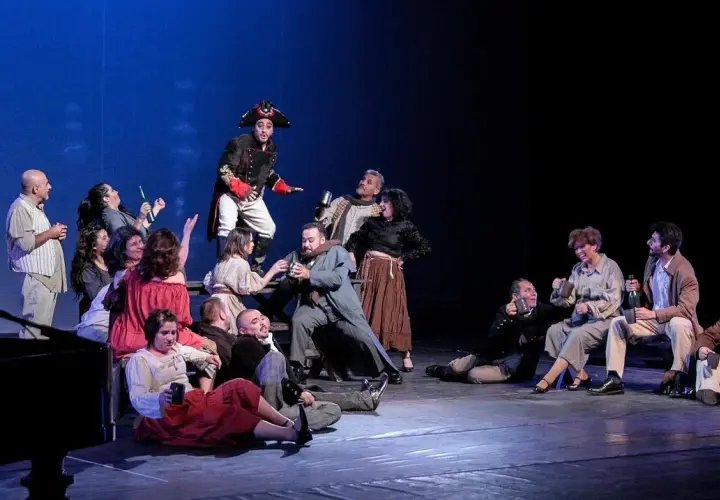 Teatr absurdu przykłady: odkryj najważniejsze dzieła i ich znaczenie
