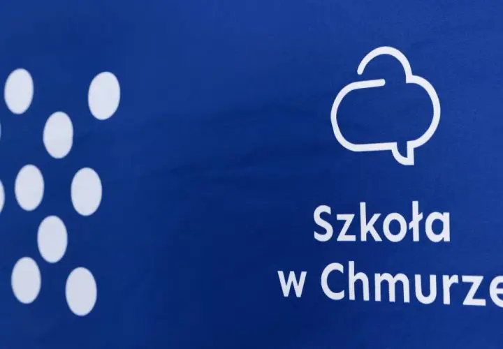 Ile kosztuje szkoła w chmurze? Sprawdź koszty i korzyści edukacji online