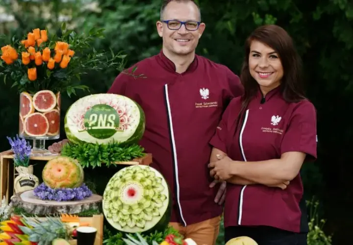 Rzeźba z owoców i warzyw: Odkryj tajniki sztuki i technikę carvingu
