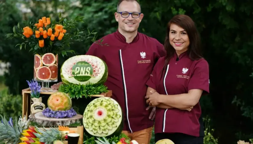 Rzeźba z owoców i warzyw: Odkryj tajniki sztuki i technikę carvingu