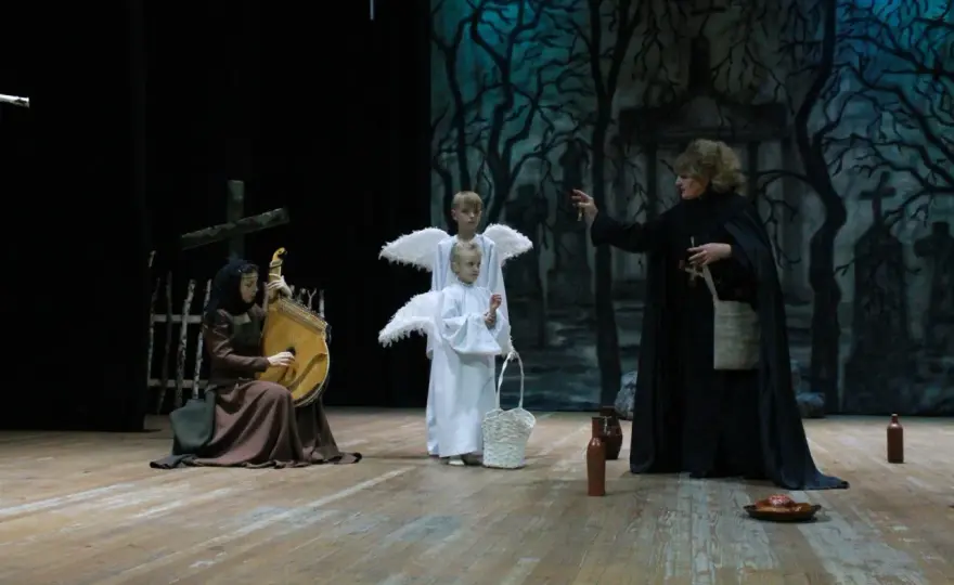 Dziady cz 2 spektakl: recenzje, bilety i tajemnice teatralnej interpretacji