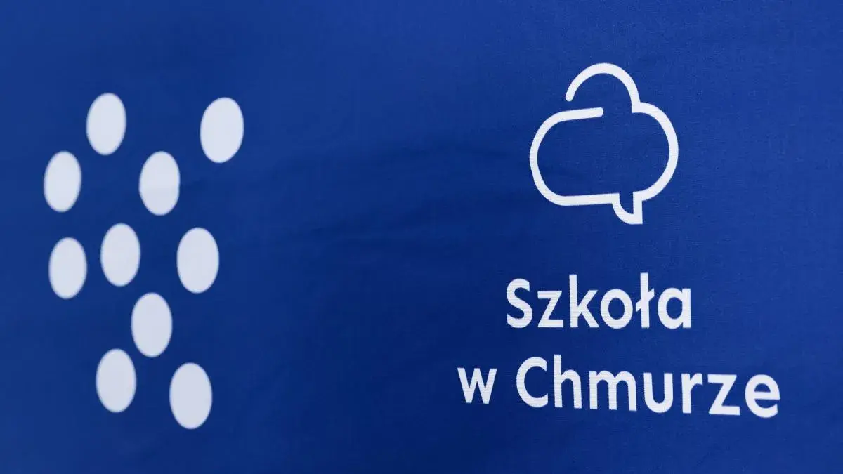 Ile kosztuje szkoła w chmurze? Sprawdź koszty i korzyści edukacji online