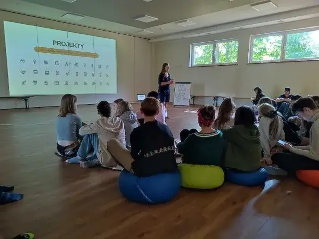 Zdjęcie Czy w szkole w chmurze jest technikum? Sprawdź ofertę i rekrutację!