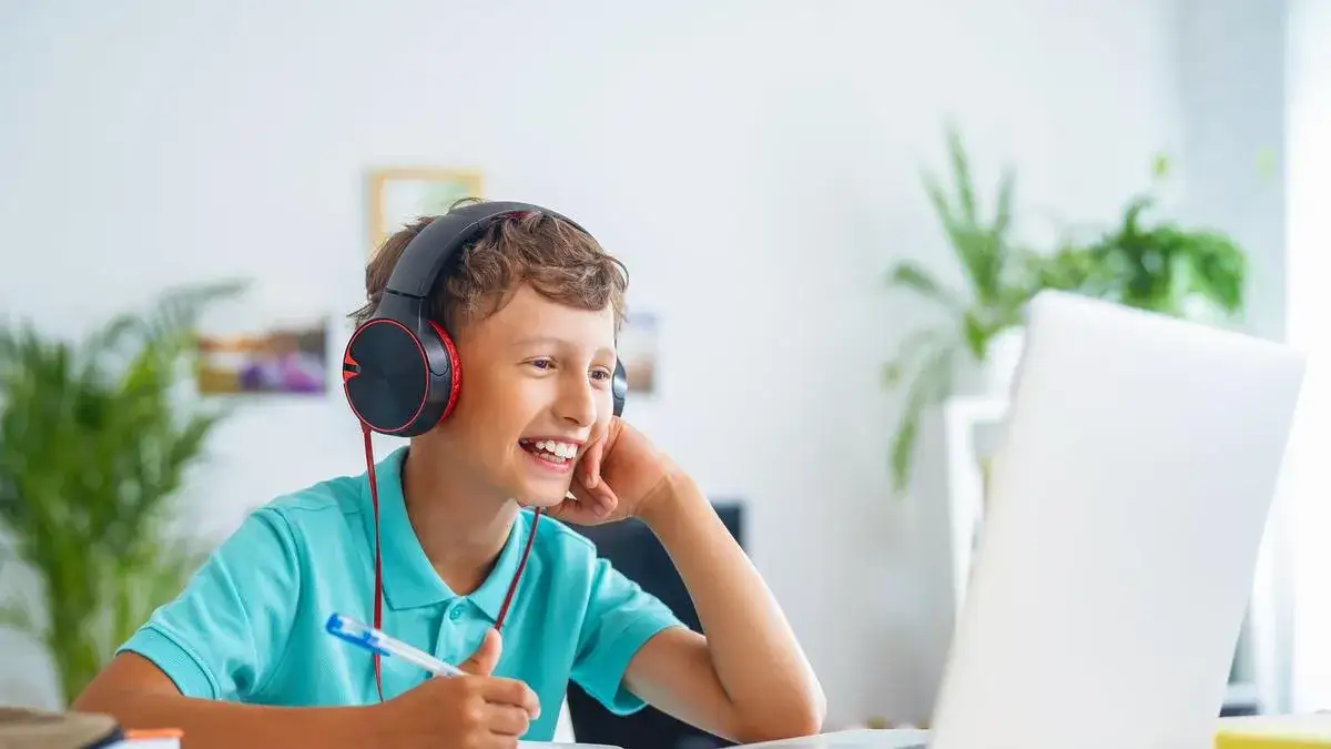 Zdjęcie Czy szkoła w chmurze organizuje studniówkę? Sprawdź, jak to działa online!